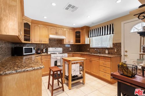 1007 San Rafael Ave, Glendale CA  91202-2414 exterior