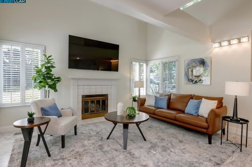 4330 Fairlands Dr, Pleasanton CA  94588-3428 exterior