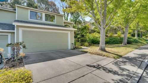 2101 Henry Ave, Pinole CA  94564-1771 exterior