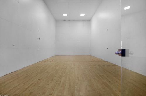 1810 Florida Club Cir, Naples FL  34112-8705 exterior