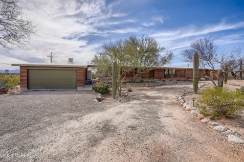 1037 Las Lomitas Rd, Tucson, AZ 85704-2711