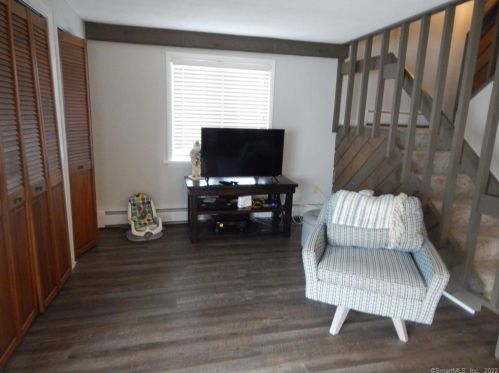 15 Stowe Ave, Milford CT  06460-6024 exterior