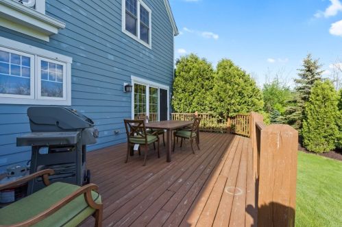 1465 Glen Oaks Ln, Thiensville WI  53092-2954 exterior