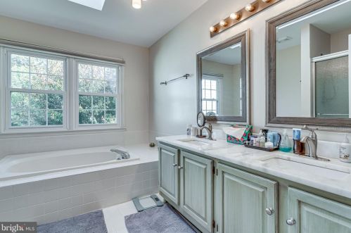 14100 Heatherstone Dr, Bowie MD  20720-4833 exterior