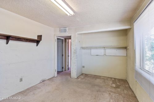 902 Prince Rd, Tucson AZ 85705-3028 exterior