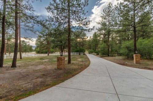 7834 Burning Tree Dr, Franktown, CO 80116-9549