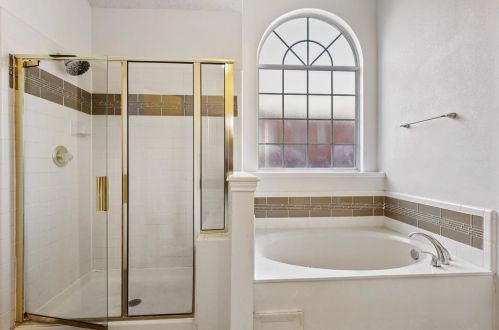 1020 Hampshire Ln, Cedar Hill TX 75104-4109 exterior