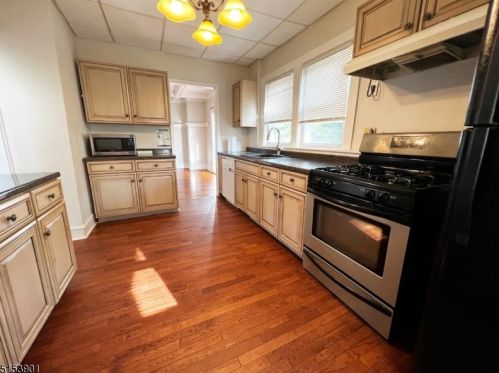 59 Centre St, Nutley NJ  07110-3726 exterior