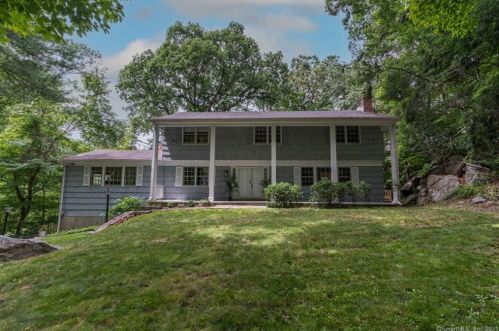 139 Highline Trl, Stamford, CT 06902-1003