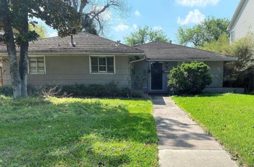 5111 Aspen St, Bellaire, TX 77401-4938