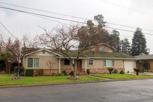 7888 Cedar Ln, Hilmar, CA 95324-9732