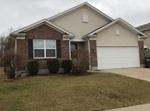 17 Ridge Dr, Amelia, OH 45102-2358