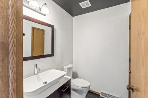 8219 57 Ave, Kenosha WI 53142-4728 exterior