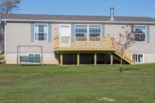 1872 110th St, Hazleton, IA 50641-9675