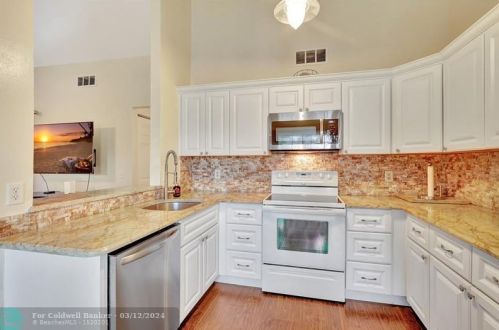 10579 Bobbie Ln, West Palm Beach FL  33411-3042 exterior