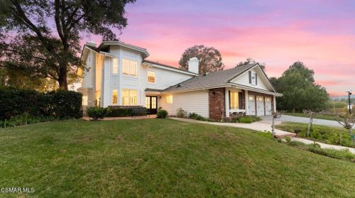 4904 Pathfinder Ave, Calabasas, CA 91377-4701