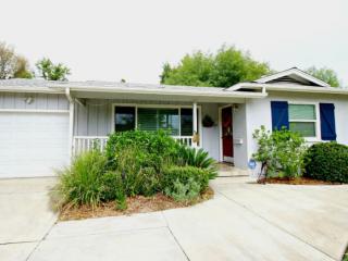 4033 Maplewood Pl, Riverside, CA 92506-1865