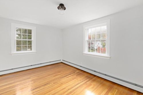 61 Knotty Oak Rd, Coventry RI  02816-8306 exterior