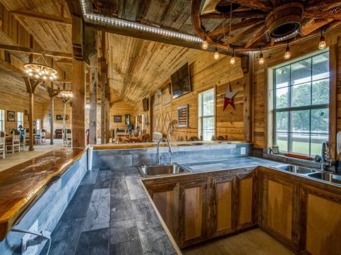 12535 Foothill Dr, Dallas TX  75253-3613 exterior