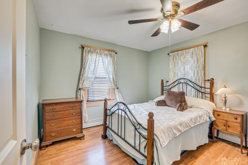 20 Lillian Ter, Woodbridge NJ  07095-3322 exterior