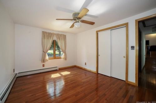 7 White Oak Dr, Southington CT  06489-3835 exterior