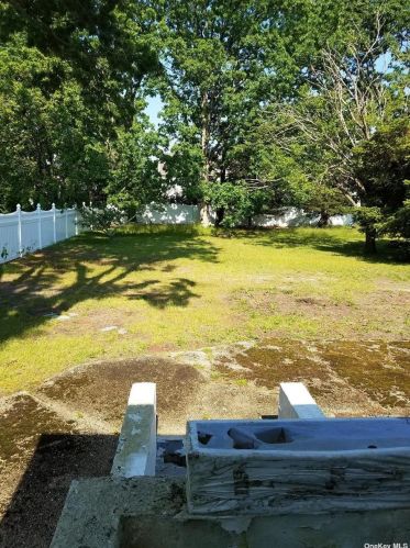 76 Malts Ave, West Islip NY  11795-2508 exterior