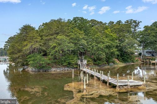 26 Mount Holly Ct, Montross VA  22520-4110 exterior