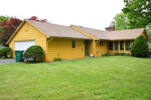 17 Oak Ln, Bloomfield, CT 06002-3050