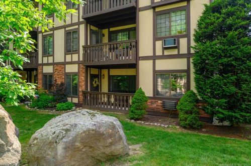9 Chatham Ct, Brookfield Center, CT 06804-2717