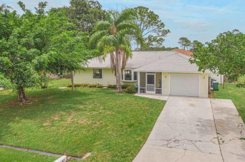 421 Lincoln Ave, Fort Pierce, FL 34983-1029