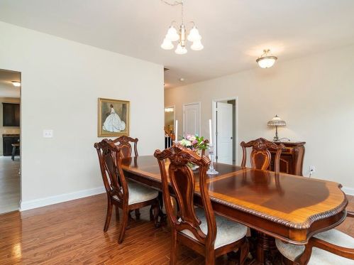 107 Vw Dr, Burlington NC  27215-4694 exterior