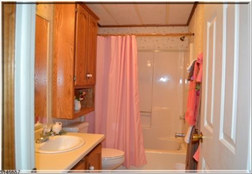 14 Caroline Dr, Belvidere NJ  07823-2849 exterior