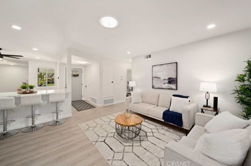 435 Talbert Ave, Simi Valley CA  93065-5249 exterior