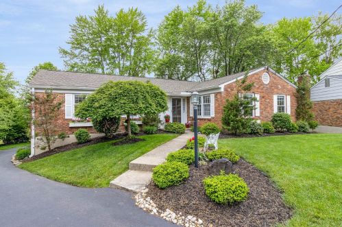 1037 Bonair Ct, Cincinnati, OH 45230-4025
