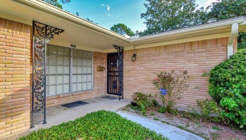 1301 Carolyn Ct, Humble, TX 77338-8013