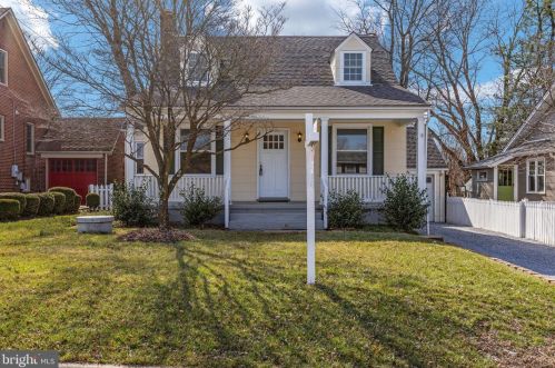 56 Broad Way, Lovettsville, VA 20180-8607