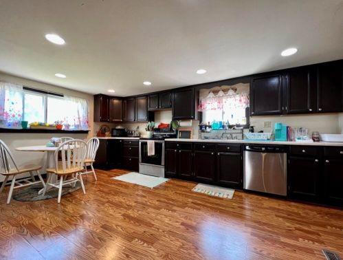 3658 89, Milwaukee WI 53228-1533 exterior