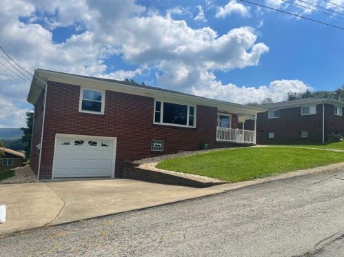 822 Abbott St, Latrobe, PA 15650-2205