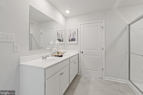 17447 Jackson Dr, Bowling Green VA  22427-9329 exterior