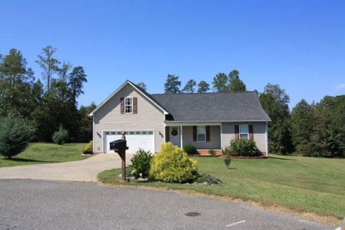 141 Chambwood Ln, Shelby, NC 28152-9547