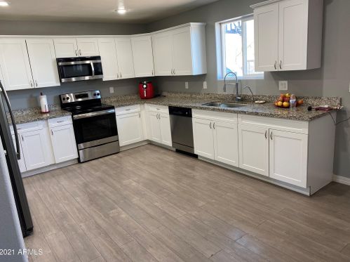 349 Hidalgo Rd, Chandler, AZ 85225-6323