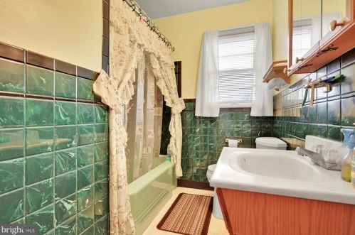 121 Lemon St, Ephrata PA  17522-2313 exterior