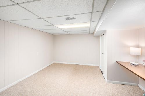 5307 Ivanhoe St, Duluth MN  55804-1141 exterior