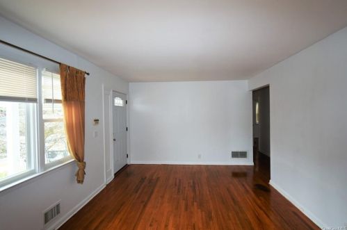 29 Fourth Ave, New Rochelle NY  10803-1407 exterior