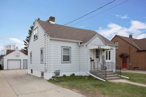 1411 22nd St, Manitowoc, WI 54220-5510