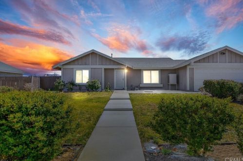12953 Maple Valley Rd, Victorville, CA 92392-9178