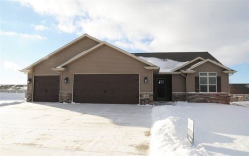 446 Longwood Ln, Kaukauna, WI 54180-1228