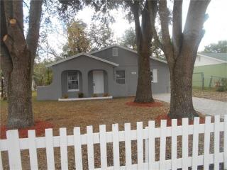 3324 Harry St, Apopka, FL 32712-5850