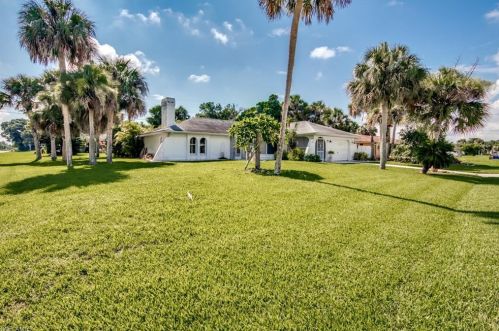 2512 Lakeview Dr, Lehigh Acres, FL 33936-4331