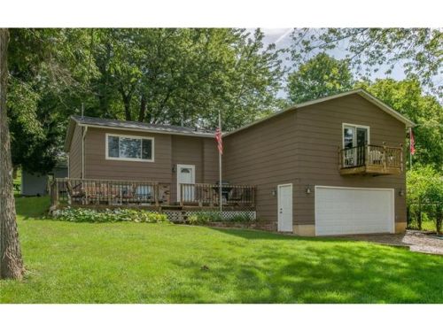 307 Ctr Pt Dr, Ewart IA  50171-8406 exterior